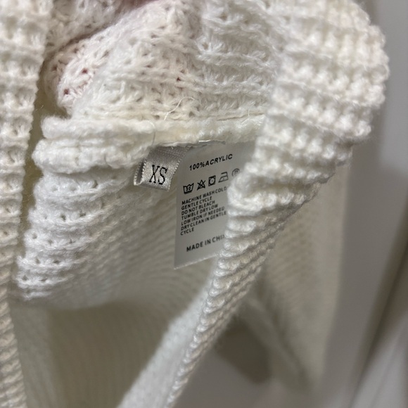 Jumppmile Pullover Crop Sweater - Picture 3 of 4